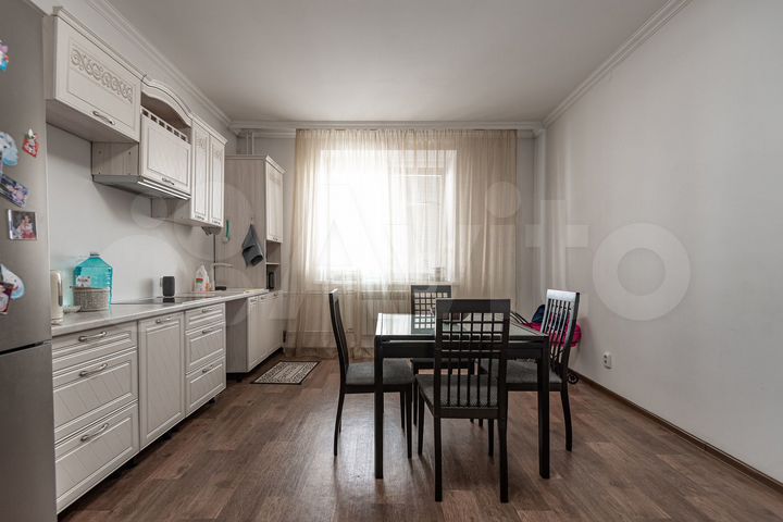 3-к. квартира, 104 м², 2/5 эт.