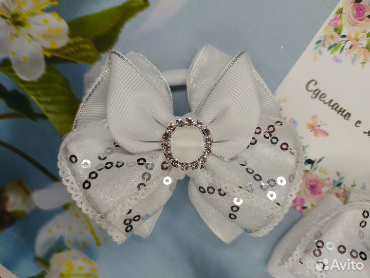 Бантики белые нарядные ручной работы
