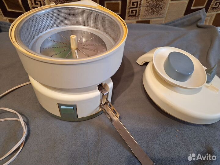 Соковыжималка Садовая свпп-301