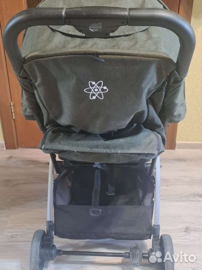 Прогулочная коляска Oyster atom