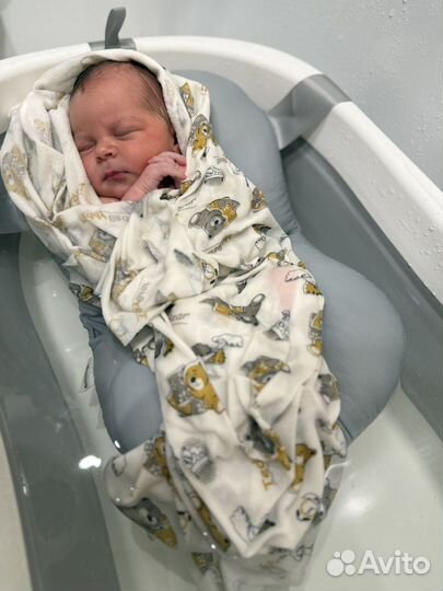 Ванночка для купания новорожденных с термометром