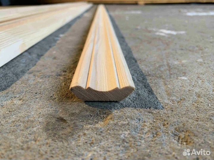 Плинтус фигурный сосна