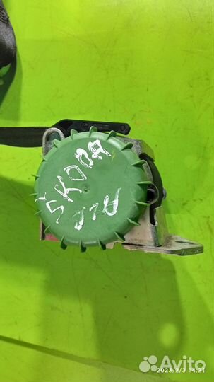 Ремень безопасности задний для Skoda Octavia А5