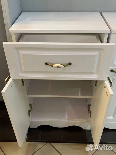 Тумба напольная
