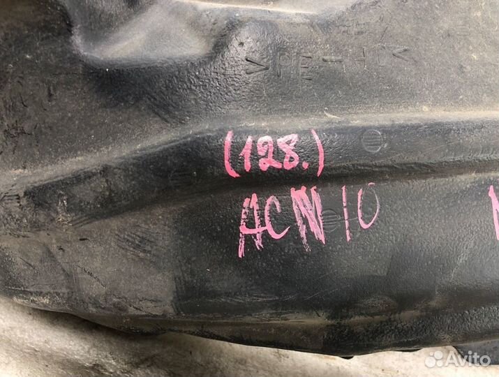 Подкрылок передний правый Toyota Nadia ACN10