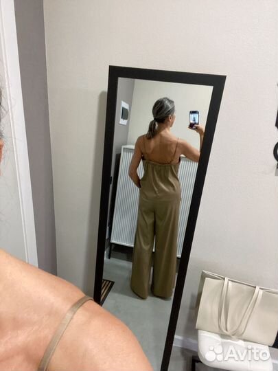 Костюм брючный атласный бежевый