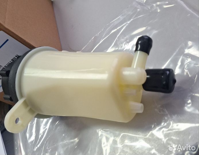 Бачок гур Форд Фокус 2