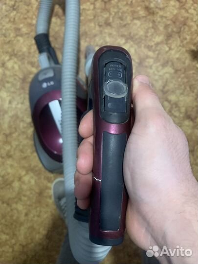 Пылесос LG2000