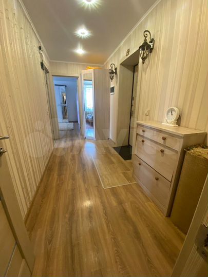 2-к. квартира, 55 м², 1/3 эт.