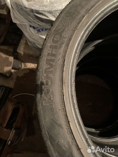 Kumho Radial 857 245/45 R19