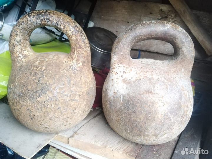 Гири 20,32 2шт всего 3шт.ссср