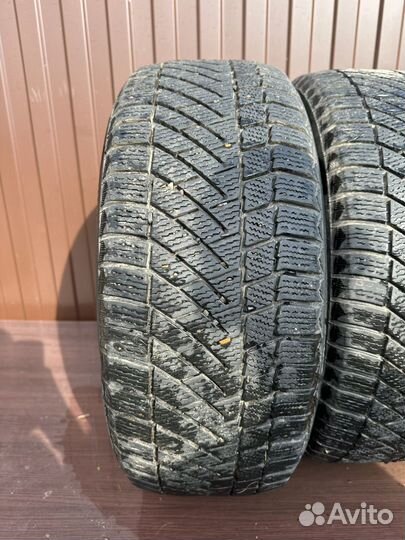 Continental ContiVikingContact 6 215/55 R17 98T