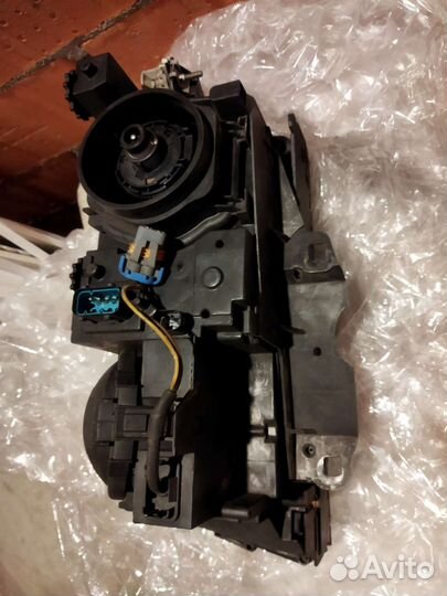 Фара Рест правая ксенон на бмв е38