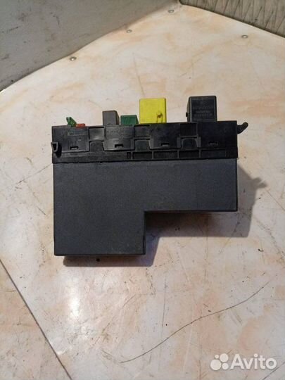 Блок реле и предохранителей Mercedes-Benz E-Класс