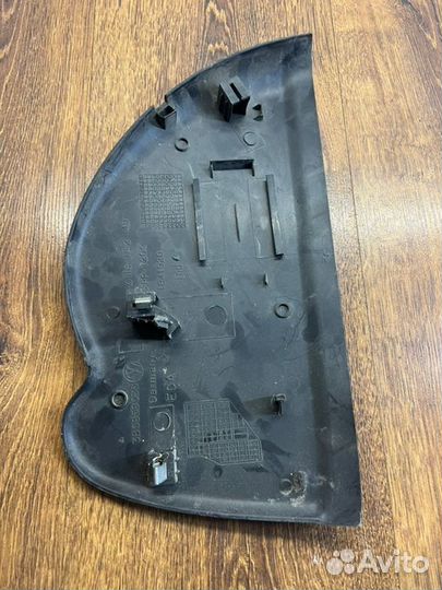 Накладка на торпедо правая Volkswagen Passat B5