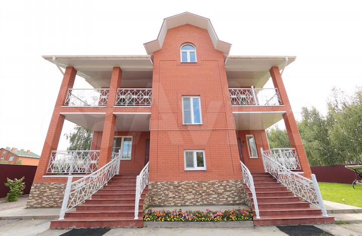 Коттедж 510,4 м² на участке 14,4 сот.