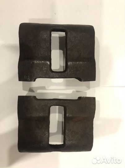 Скоба неподвижная суппорта ваз 2108 R13