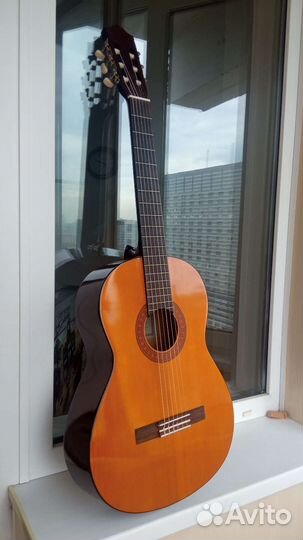 Акустическая гитара yamaha