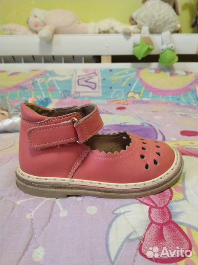 Сандалии для девочки