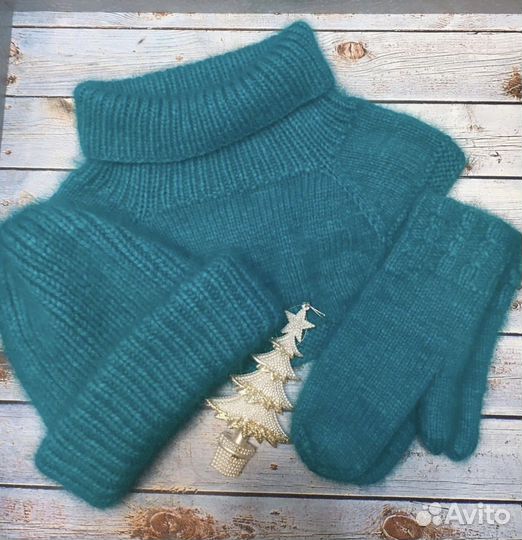 Комплект(Шапка,манишка+ варежки)