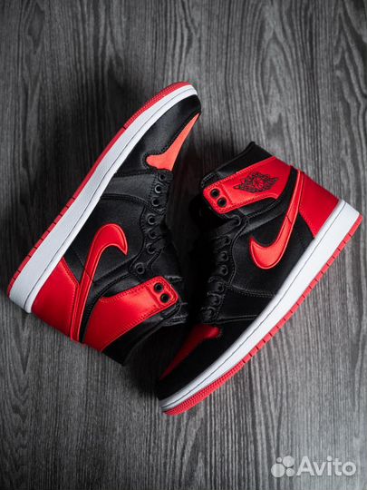 Кроссовки Jordan 1