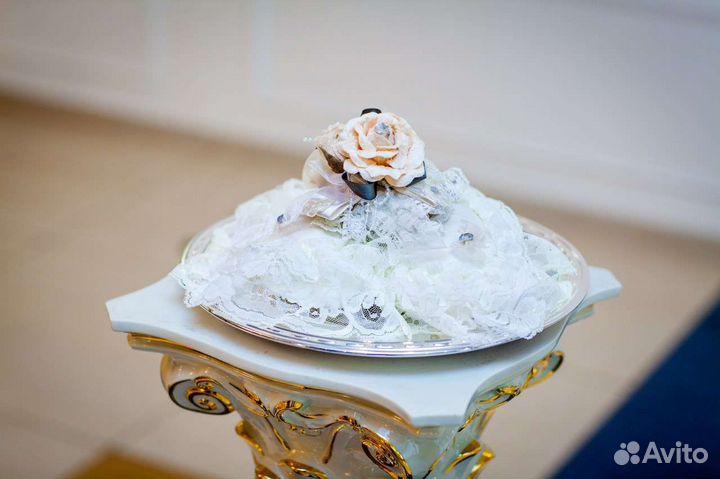 Подушка для колец свадебная в виде сердца