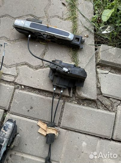 Замок двери Ниссан Тиана J31