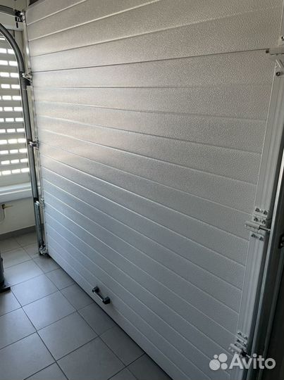 Гаражные секционные ворота Doorhan