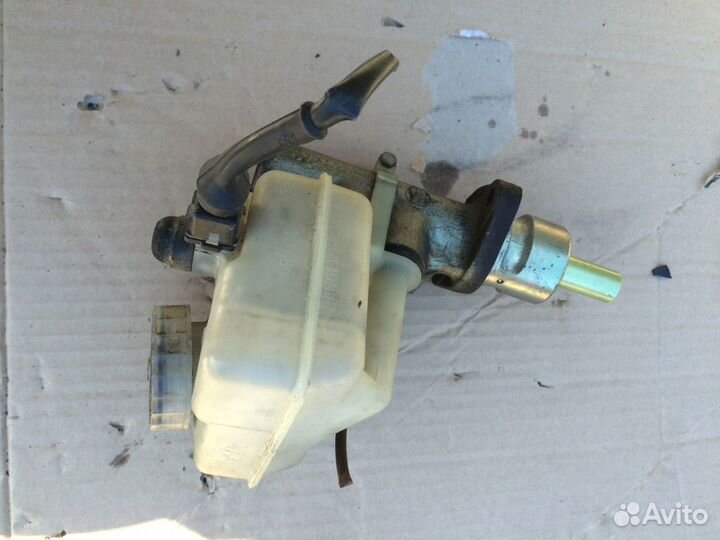 Цилиндр тормозной главный и бачок Opel Omega B