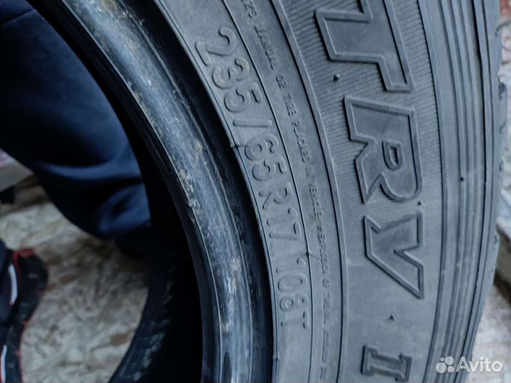 Toyo Open Country A/T 235/65 R17 и 235/65 R17