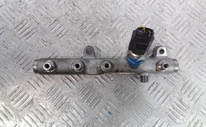 Рейка топливная (рампа) Audi A4/RS4/S4