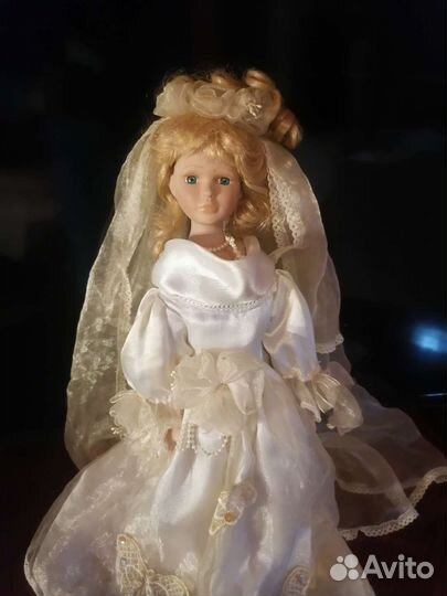 Кукла фарфоровая большая