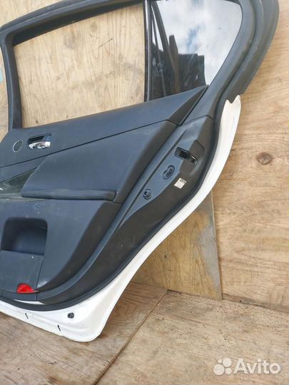 Дверь задняя правая Lexus GS 3 рест. URS190