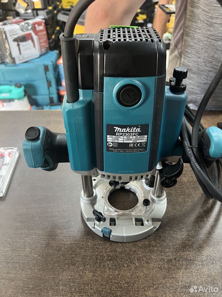 Фрезер Makita RP2303FC02 по дереву(Япония)