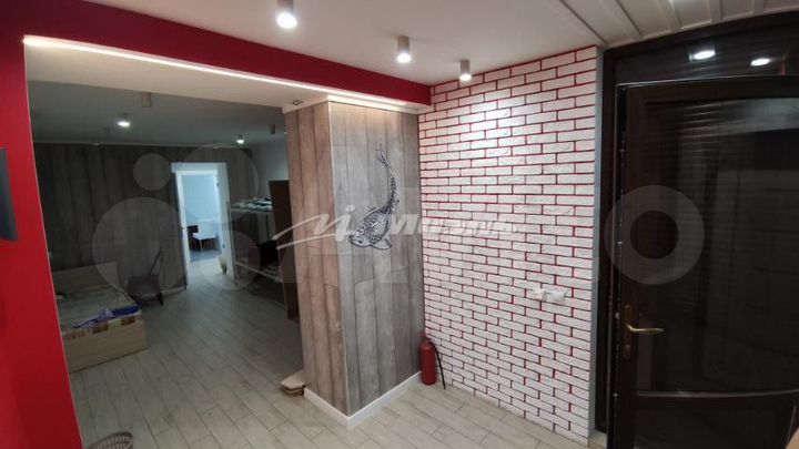 3-к. квартира, 70 м², 1/10 эт.