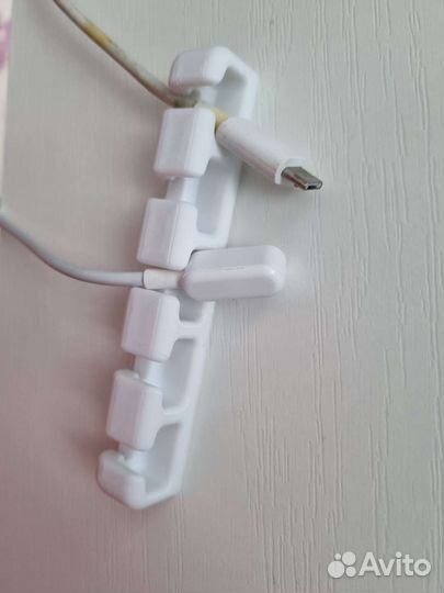 Держатель кабелей