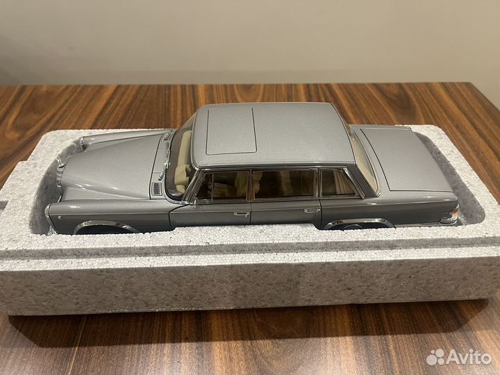 AutoArt 1/18 Mercedes-Benz 600 W100 SWB 1964