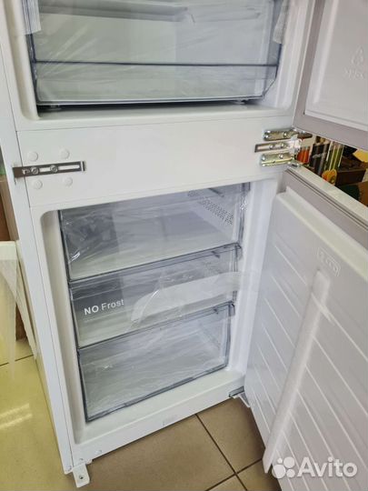 Встраиваемый холодильник новый