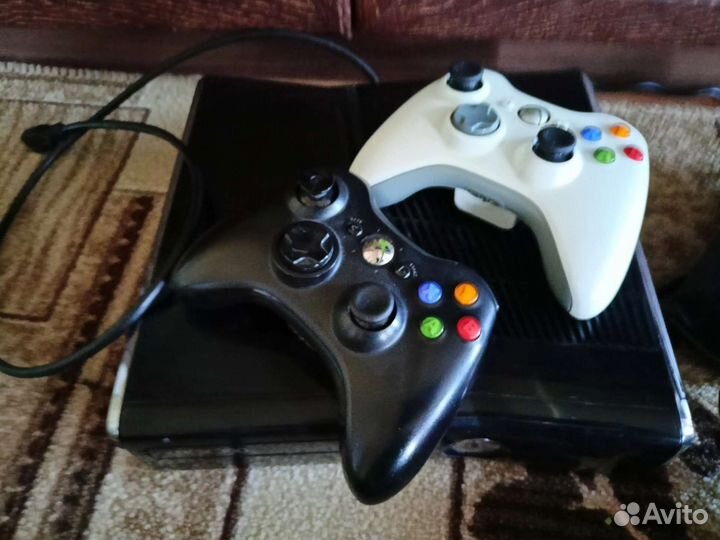 Xbox 360 прошитая + 20 игр геймпады нужно починить