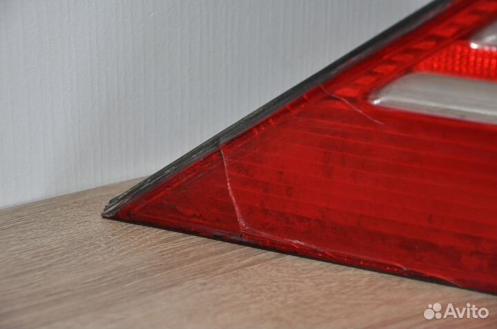 Фонарь задний левый Mersedes W220 (с дефектами)