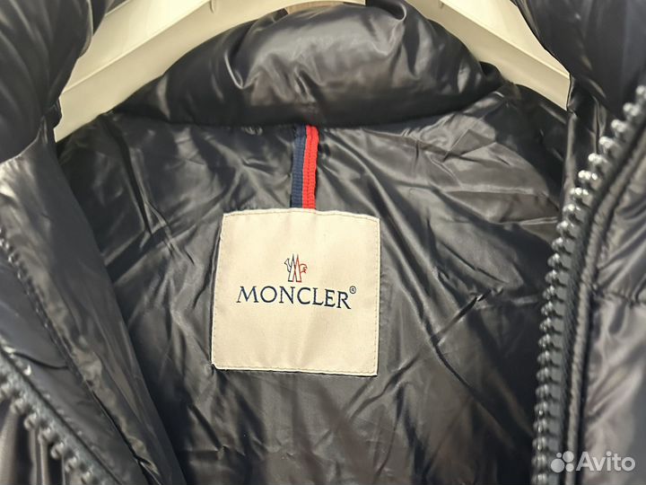 Темно-синий Пуховик Moncler Montbeliard