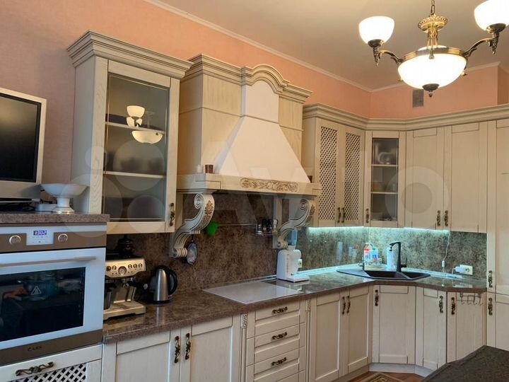 3-к. квартира, 111 м², 6/10 эт.