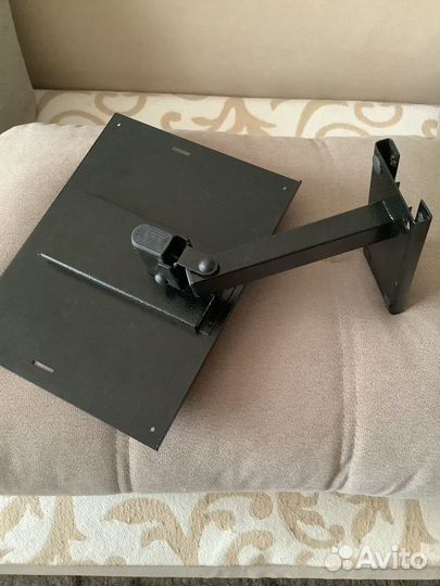 Кронштейн для монитора настенный