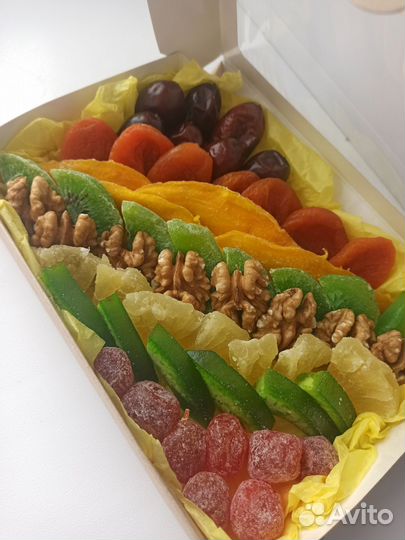 Набор из сухофруктов и грецкого ореха к празднику