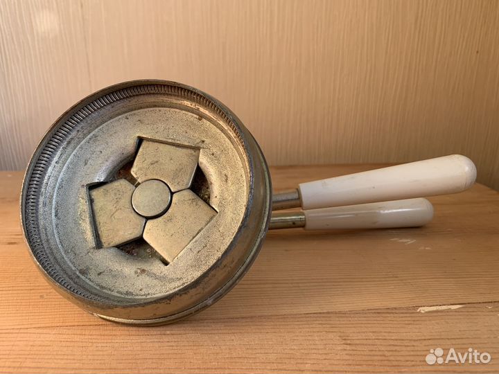 Закаточная машинка для жестяных крышек