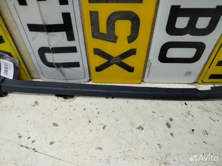 Накладка стекла заднего левого Skoda Fabia