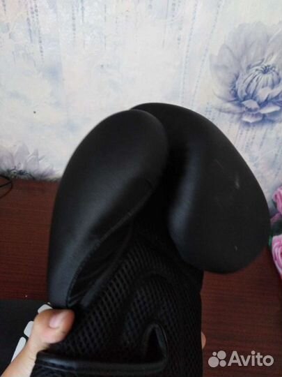 Боксерские перчатки