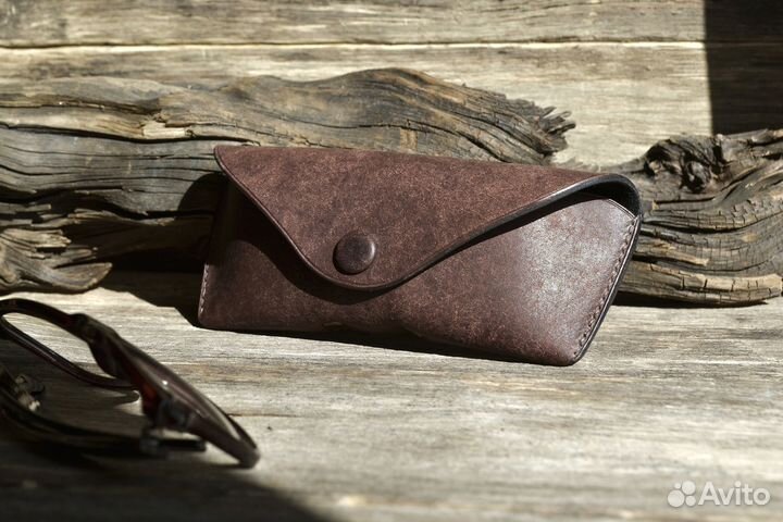 Кожаный чехол для очков на заказ