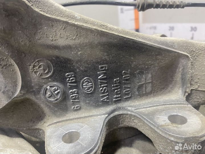 Кулак задний левый