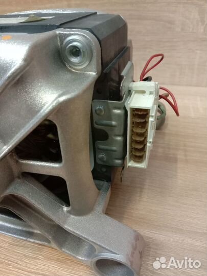 Двигатель для стиральных машин Indesit 160021751